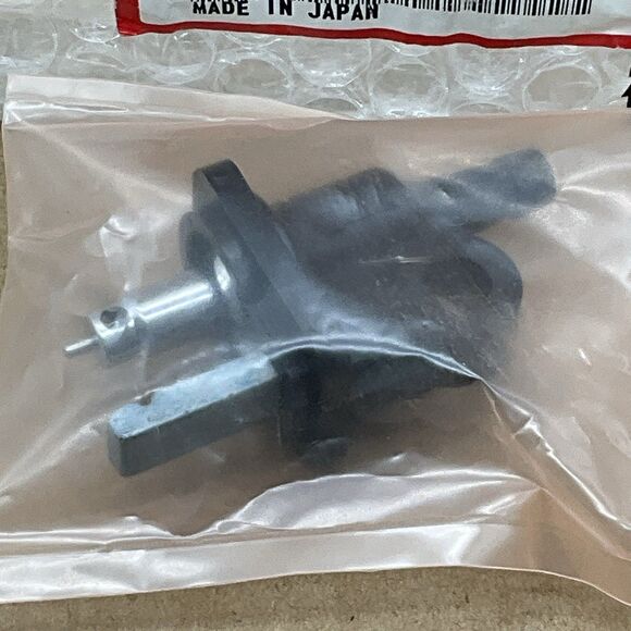 HONDA #04104-ZW9-010 FUEL CONNECTOR, Connector Only - Picture 2 of 5